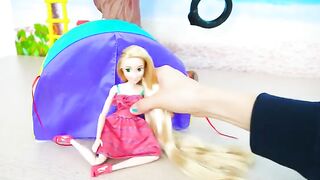 Barbie doll - Camping on Beach in Tent