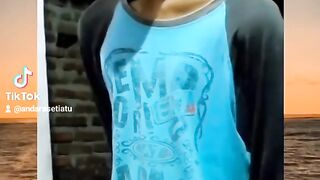 Lucu ketawa bersama