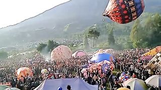 Vestifal balon udara di lereng sumbing