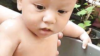 Mandi pagi guyss...