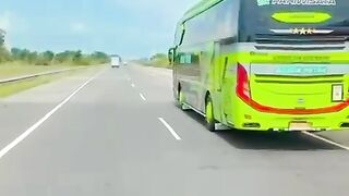 Sedikit cerita di dalam bus