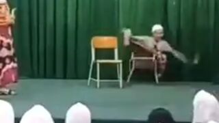 Asli kocaknya ga ada obat bikin ngakak guling²