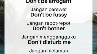 Bilang Jangan pakai bahasa Inggris