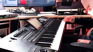 Ghar Aaya Mera Pardesi / Korg Pa5X Bollywood Punjabi Style