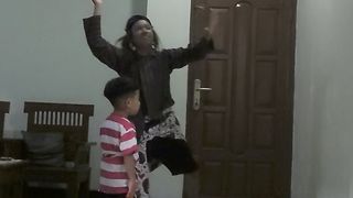 Majid dan Faris menari soreng