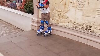 Masih main sepatu roda