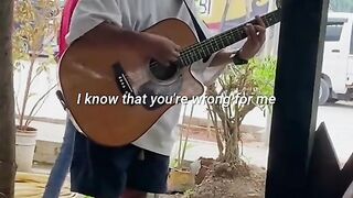 Pengamen suara emas