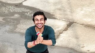 Mujhe pata hai khati ho