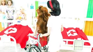 Barbie doll - Dolls are going to Hospital in Ambulance