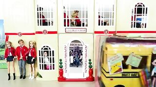 Barbie doll - New School Uniforms and School Bus