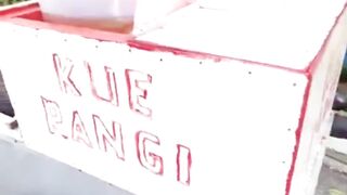 Kuliner pinggir jalan