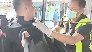 Anggota Brimob terkena panah, saat kericuhan di tangki 1000 kota Batam