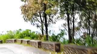Jalan jalan di pegunungan