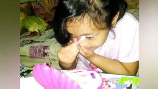 Ngakak, saat bocil liat emaknya dandan