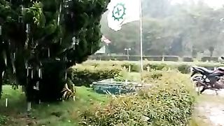 Indahnya hujan pertama di musim panas