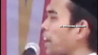 wanita tak pakai jilbab