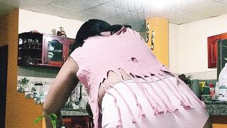 Janda beres rumah dulu yah...