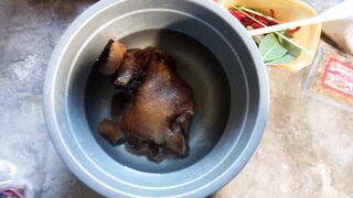 Gulai kulit sapi