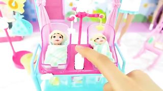 Barbie doll - Newborn baby doctor