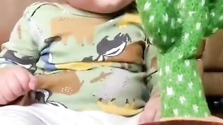 How Does the Dancing Cactus Toy Promote Learning and Development of Your Baby?