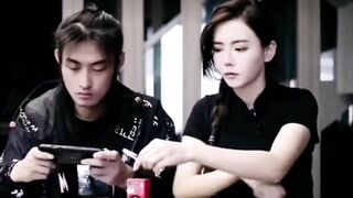THIS GUY IS HELPING HIS GIRLFRIEND ,..