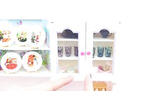 Barbie doll - Decorating the mini kitchen
