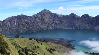 sea ​​of ​​clouds on Mount Rinjani Indonesia