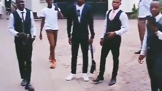 C'EST LE COLLEGE DE SACRICATEURS LES SERVTEURS DE L'HOMME DE DIEU L'AP0TRE LEOPOLD MUTOMBO. K