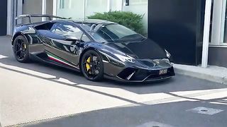 Spotted Lamborghini Huracan Performante driving off super loudly!