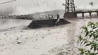 Putusnya jembatan malang Lumajang