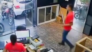 Stupid Minded ppl Caught on Camera