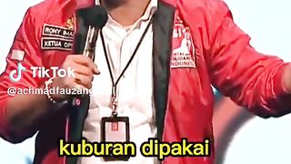 Mongolian comedians perform in front of President Jokowi