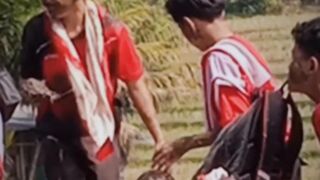 Bermain dan bersenang senang di sawah