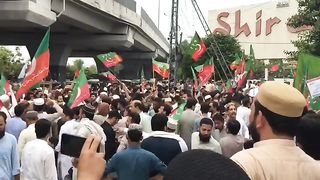 پشاور پریس کلب کے باہر لا الہ الااللہ کی