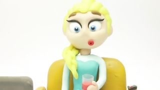 Suri Pretend Play w- Disney Frozen Princess Elsa