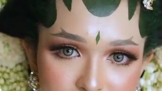 TRADITIONAL INDONESIAN BRIDE