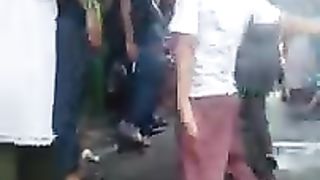 Lomba makan kerupuk sambil joged