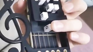 Lihat orang ini apa yang dia mainkan