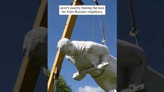 Soviet Monument Dismantled in Ukraine