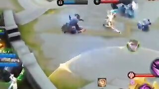 This Is What Happens When Your Friends Just Watch You From Behind