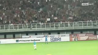 The moment when the football player from Palestine was carbonated, cheered with joy and joy with the Indonesian supporters