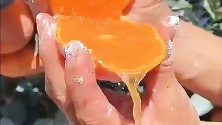 Tersesat di surga buah