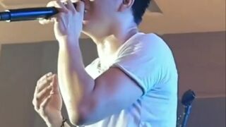 ARIEL NOAH LIVE IN KONSER- ANDAIKAN KAU DATANG KEMBALI