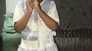 Dadi ke naqal kr rhi h