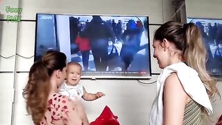 Funny babies confused by twin parents