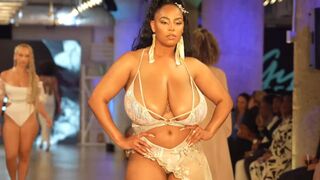 Model Persaphani walks the Los Angeles Swim week in downtown LA for 2023s swim week