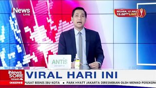 Seekor ular muncul dang mengejar wisatawan
