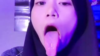 siapa yang gak tergoda sama jilbab satu ini