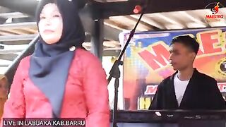 Ripalla_Kamase_~_Cipt.Didin_Pratama_~_Ani_Afriani_~_Music.Andri_Khan_~_Show_In_Labuaka_Kab.Barru(240p).
