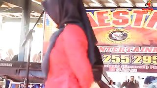 lagu_Bugis_Bikin_Baper_~Daung_Silampae_~_Cipt.Ancha.S_~Voc.Ani_Afriani_~_Show_In_Labuaka_Kab.Pinrang(240p).